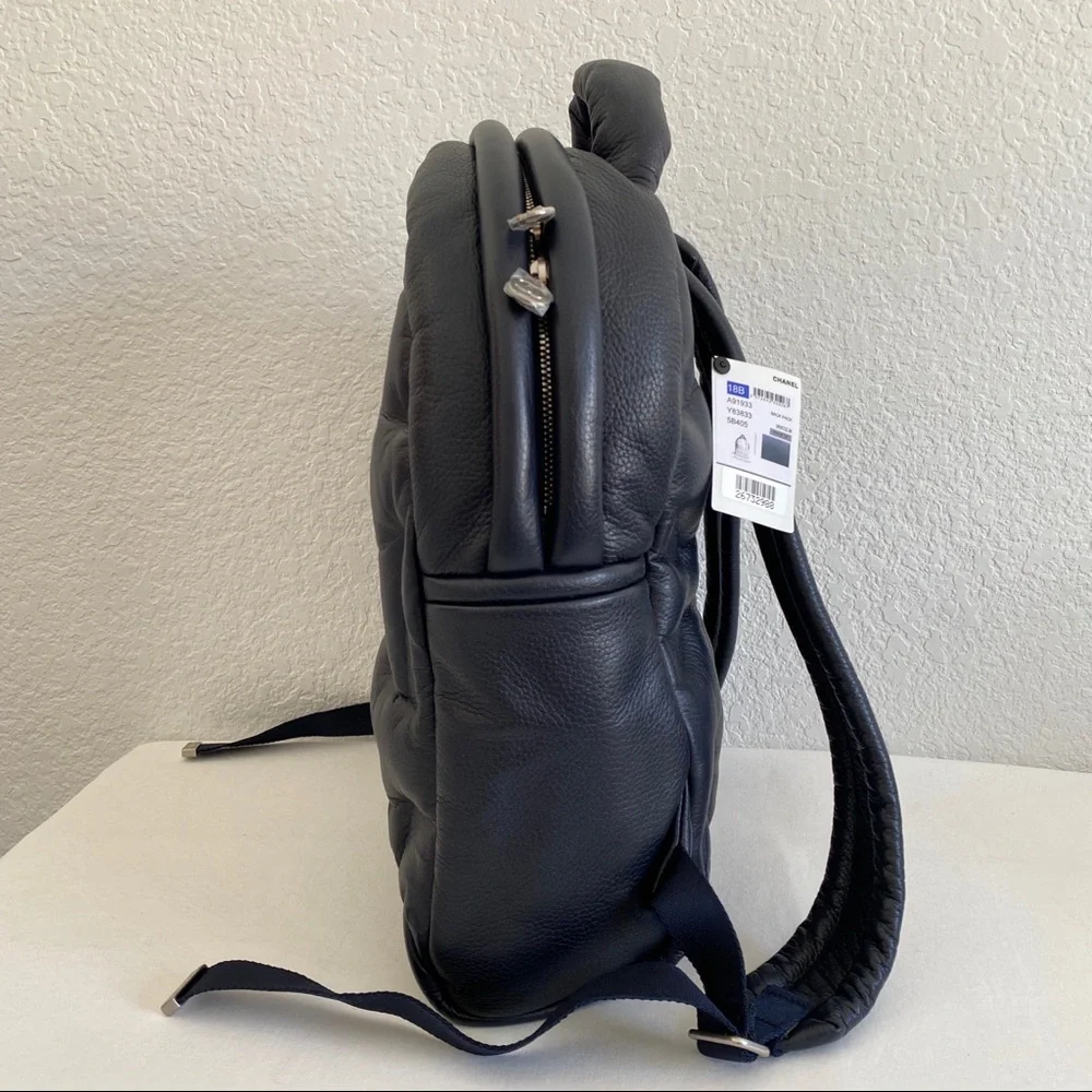 Chanel Doudoune navy leather Backpack